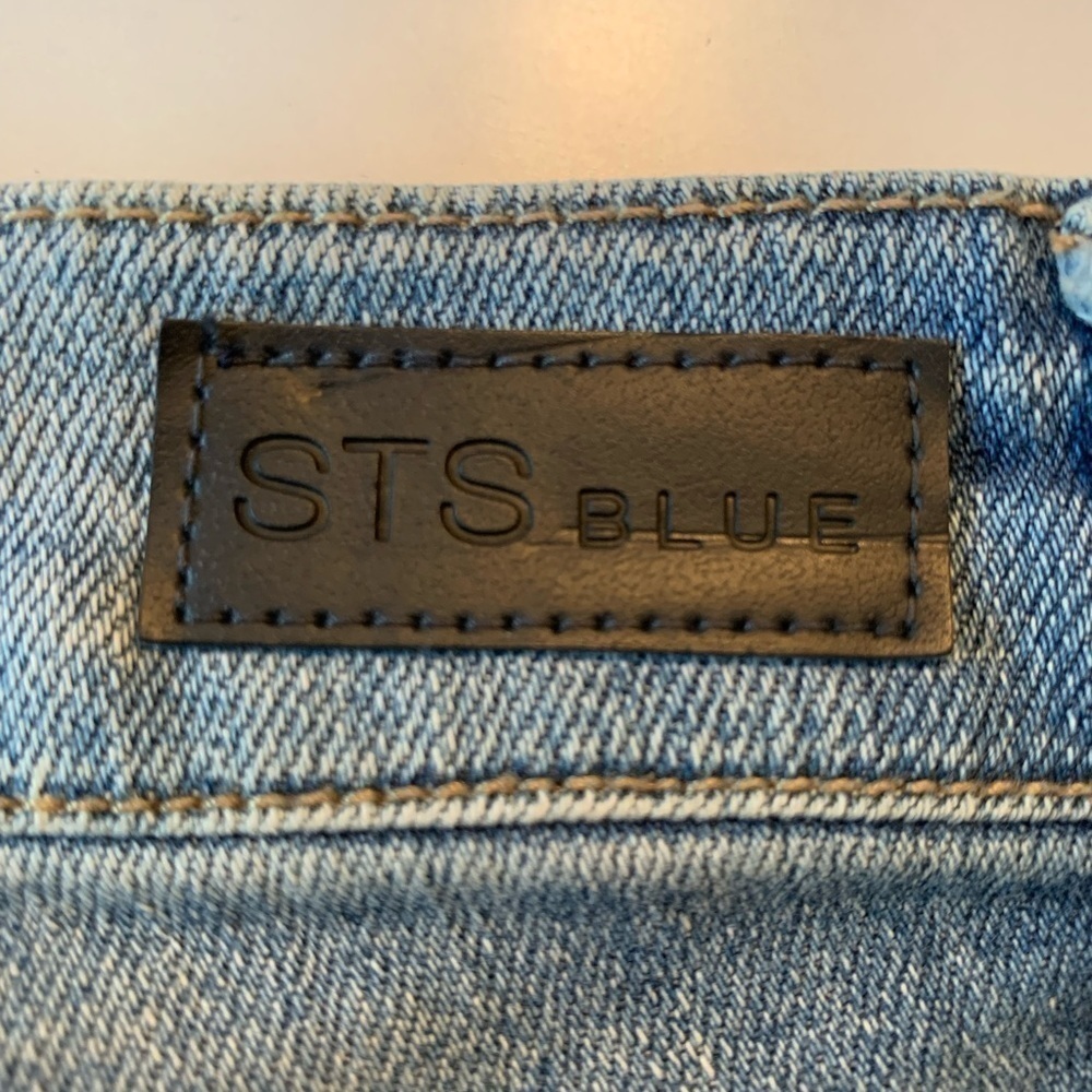 STS Blue Distressed Bermuda Blue Denim Jean Shorts Low Rise Woman’s Size 0 - Picture 4 of 6